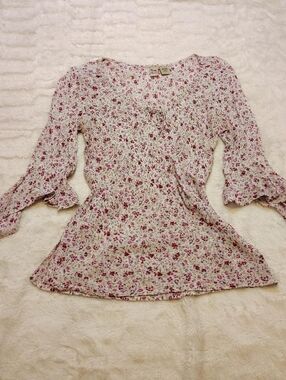 Quizz Again Pink And White Floral Top